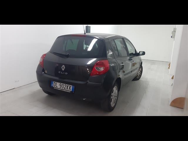 RENAULT Clio 00006451_VO38033579