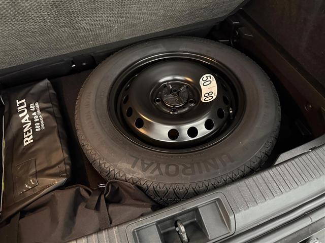 RENAULT Captur 00015560_VO38023184