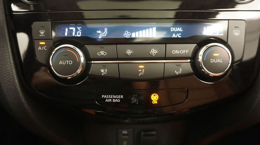 Inside X-Trail Diesel  Gris