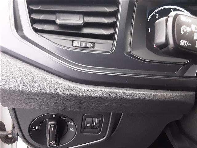 VOLKSWAGEN Polo VI 2017 04598828_VO38013034