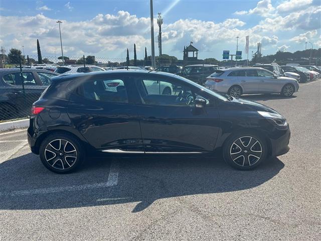 RENAULT Clio 02640754_VO38043366