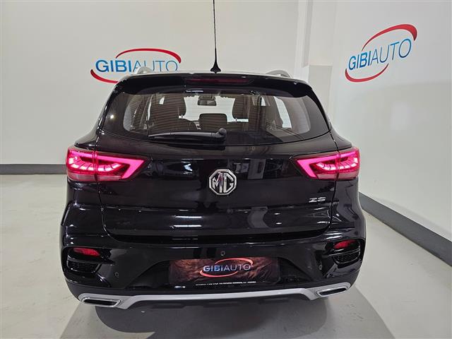 MG ZS 2021 02416232_VO38013170