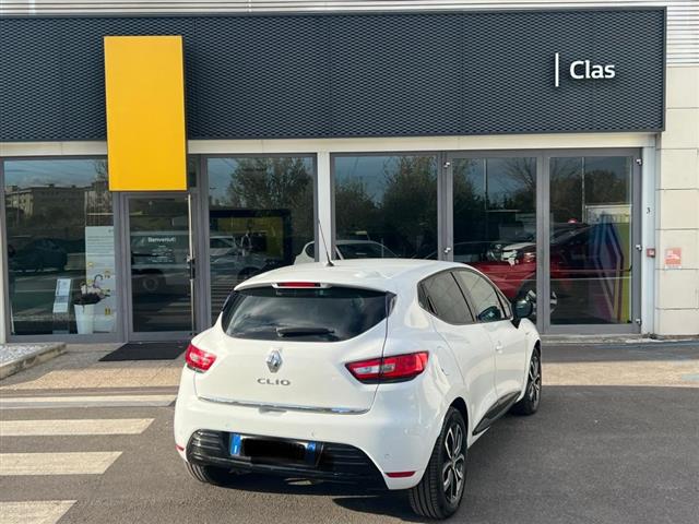 RENAULT Clio 05859940_VO38013080