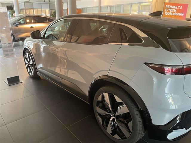 RENAULT Megane 00049758_VO38013022