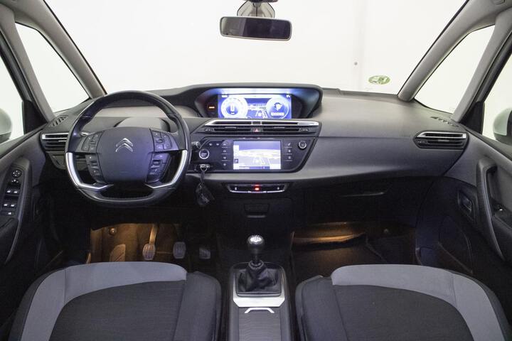 Inside C4 Grand Picasso Diesel  Blanco Banquise