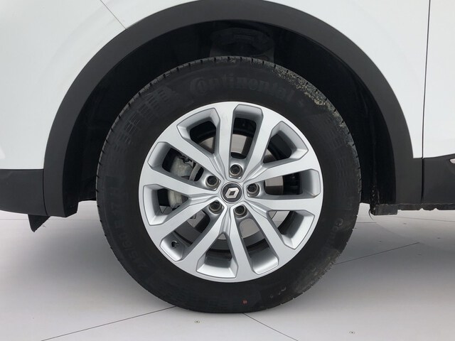 Outside Kadjar Diesel  Blanco Glaciar