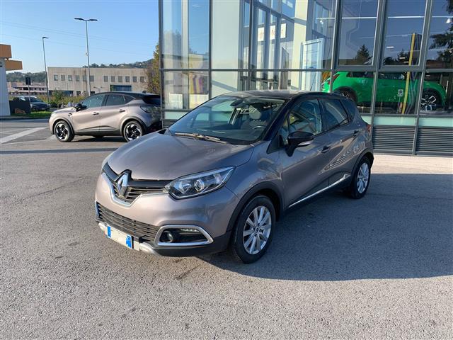 RENAULT Captur 02480147_VO38013041