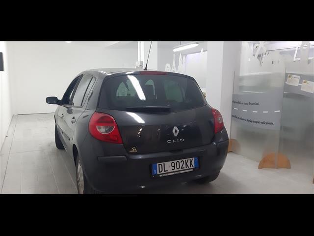 RENAULT Clio 00006451_VO38033579