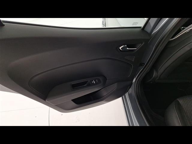 RENAULT Clio 00973969_VO38023732
