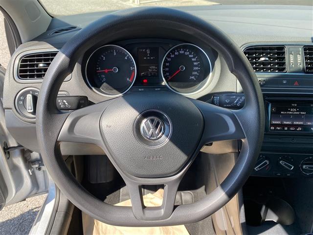 VOLKSWAGEN Polo V 2014 02640086_VO38043366