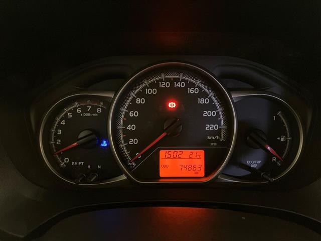 TOYOTA Yaris 00985457_VO38023207