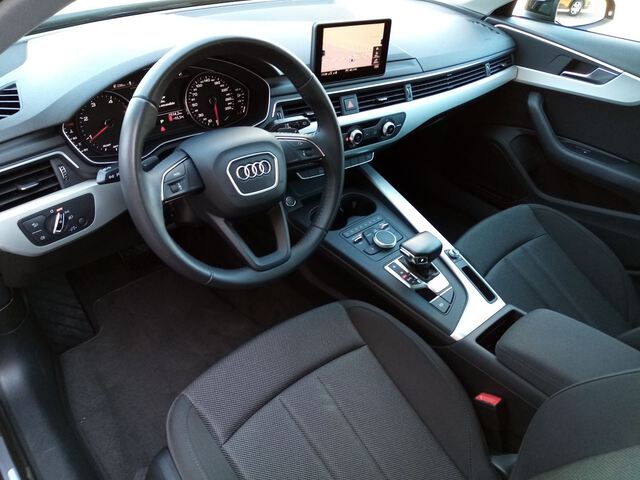 Inside A4 Avant Diesel  Negro Mitos metaliza