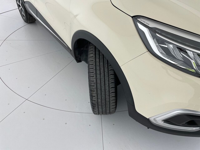 Outside Captur  Blanco Marfil