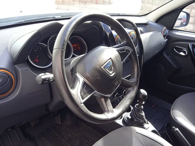 Inside Duster Diesel  Gris Cometa