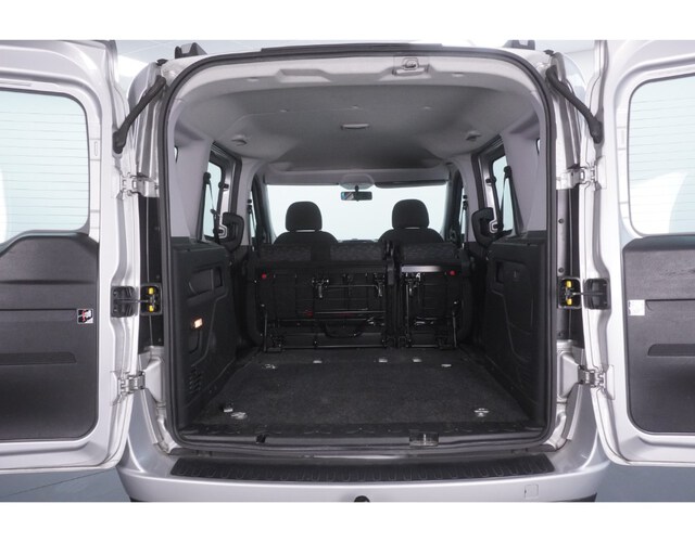 Inside Combo Combi Diesel  Plata