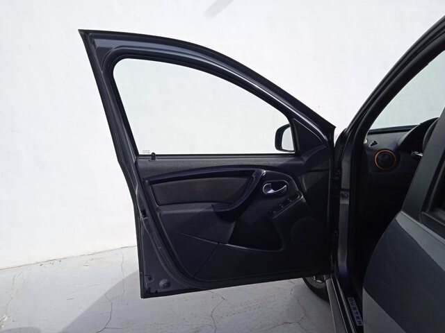 Inside Duster Diesel  Gris Cometa
