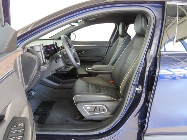 Inside  MEGANE E-TECH 100% ELÉCTRICO  carrocería azul noc