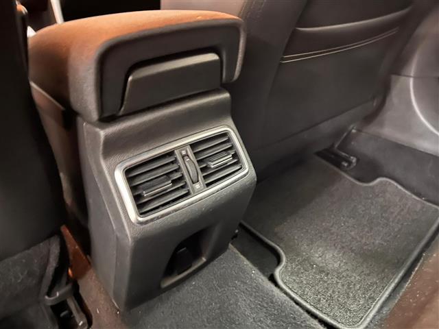 RENAULT Megane 00023459_VO38013404