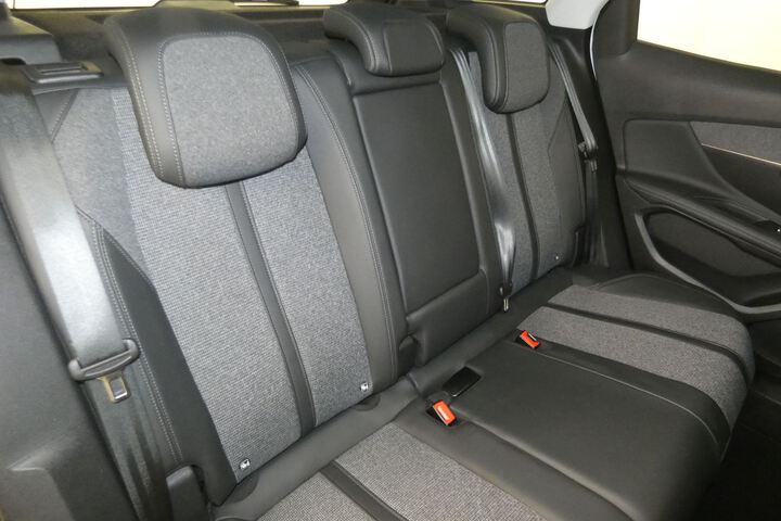 Inside 3008  Blanco Nacarado