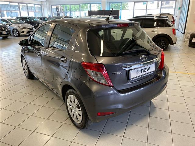 TOYOTA Yaris 00014618_VO38013022