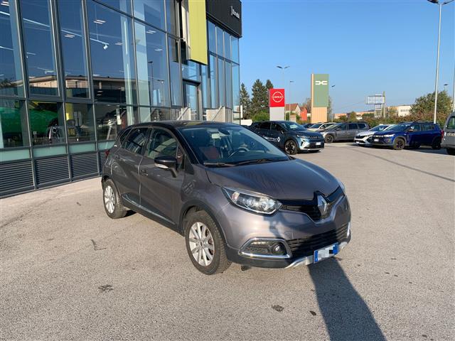 RENAULT Captur 02480147_VO38013041