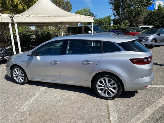 RENAULT Megane 02641595_VO38043366