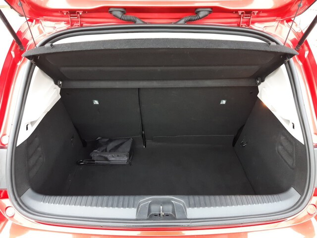 Inside Clio Gasolina/Gas  Rojo Deseo