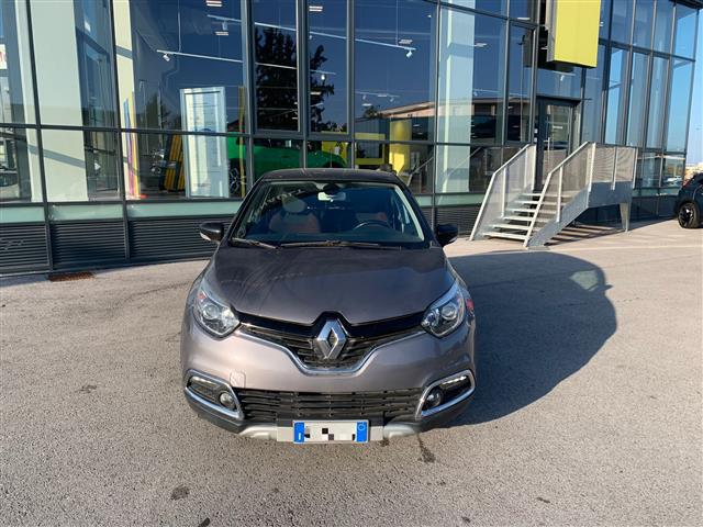 RENAULT Captur 02480147_VO38013041