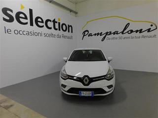 RENAULT Clio 02395065_VO38043894