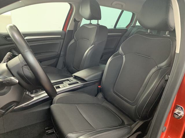 Inside Mégane Sport Tourer  Rojo Deseo