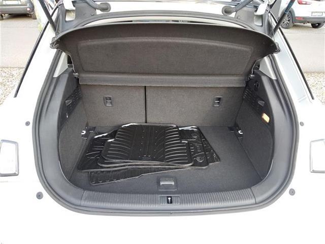 AUDI A1 01282118_VO38043211