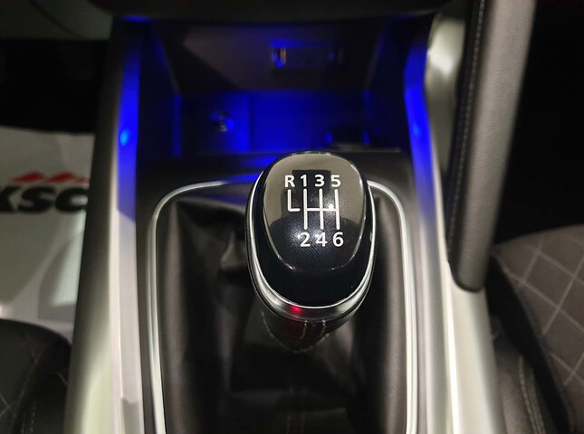 Inside Kadjar Diesel  Gris Highland