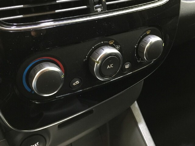 Inside Clio Diesel  Blanco Casablanca