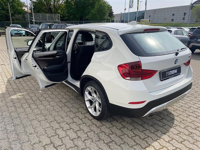 BMW X1 00389269_VO38023217