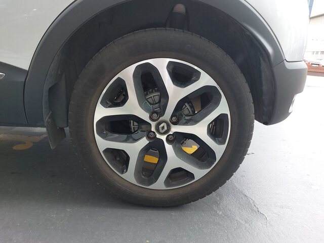 Outside Captur  Gris