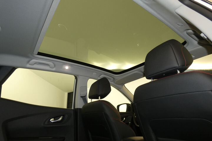 Inside Kadjar Diesel  Blanco Glaciar