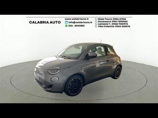 FIAT 500e 00006544_VO38033579