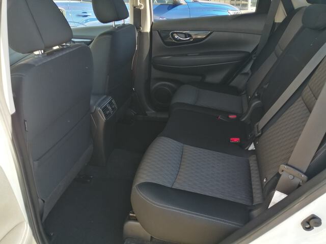 Inside X-Trail  Lunar White