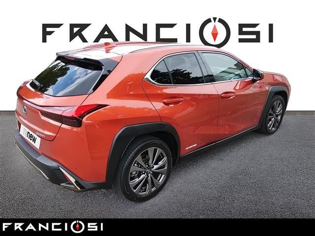 LEXUS UX 2019 00025497_VO38013018