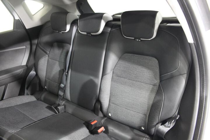 Inside Captur  Blanco Nacarado con 