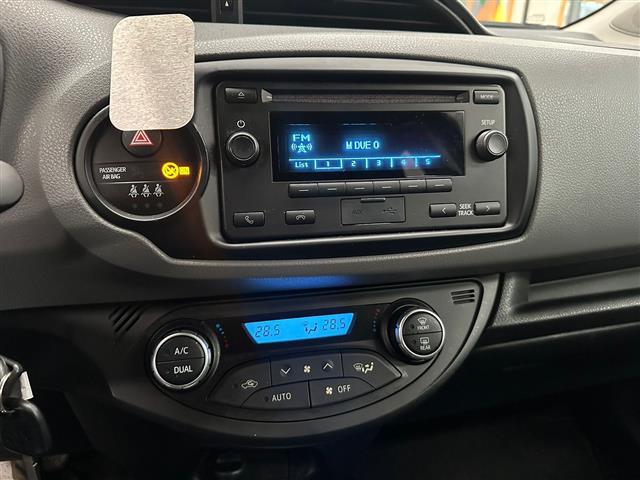 TOYOTA Yaris 00015264_VO38023184