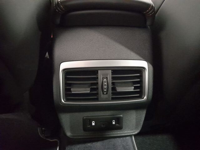 Inside Koleos Diesel  Gris Tornado