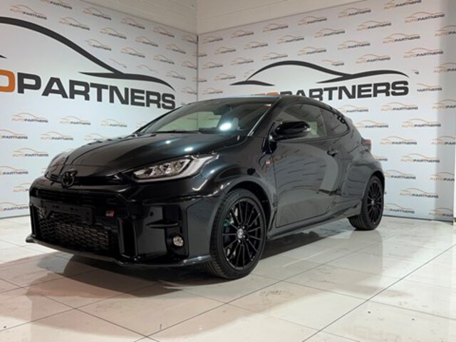 Yaris  zwart