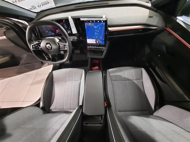 RENAULT Megane 00049278_VO38013022