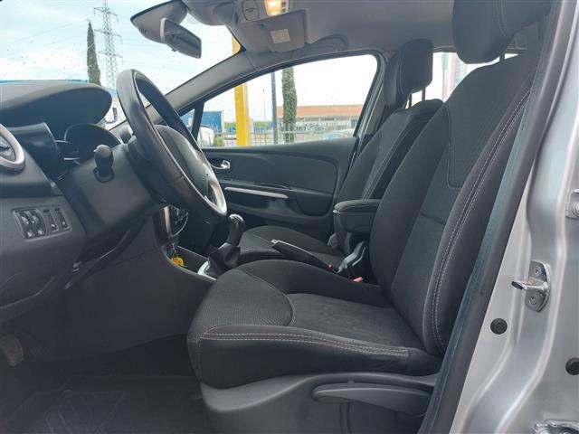 RENAULT Clio 05853955_VO38013080