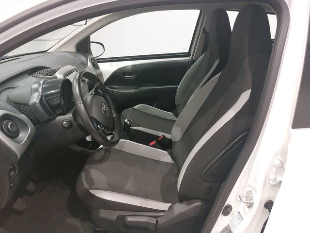 Inside Aygo  Blanco