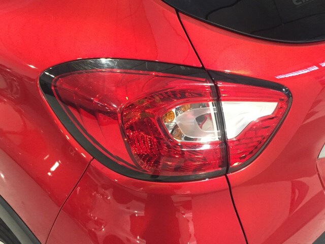 Inside Captur  Rojo Deseo con techo
