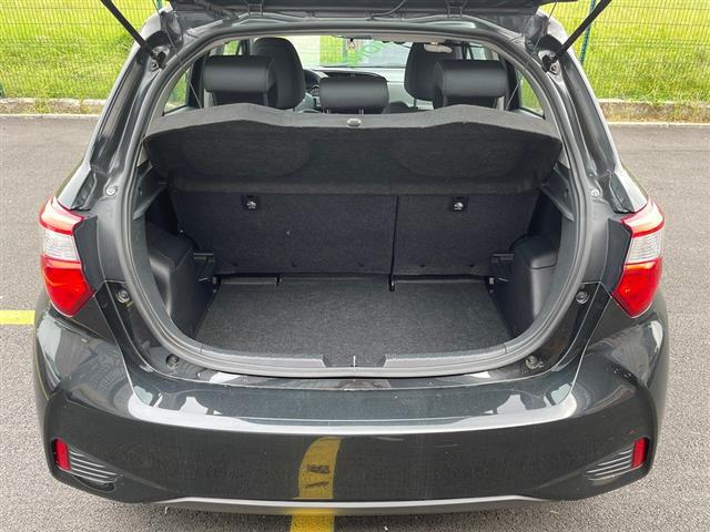 TOYOTA Yaris 00392996_VO38023217
