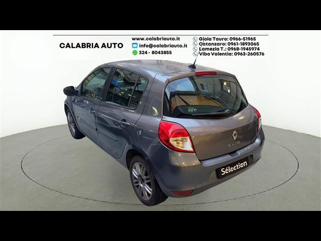 RENAULT Clio 00007145_VO38033579