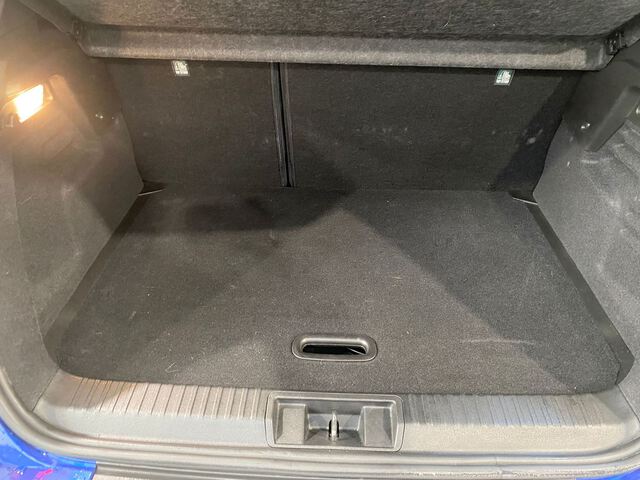 Inside Captur Híbrido  Azul Rayo con techo 